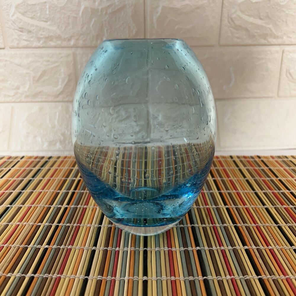 Vintage Aqua Blue Hand‑Blown Bubble Art Glass Vase – Egg‑Shaped 6" x 4.5"